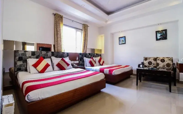 OYO Rooms Arakashan Road 3