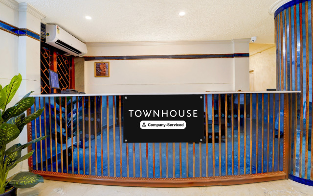 Super Townhouse Green Field Stadium Karyavattom