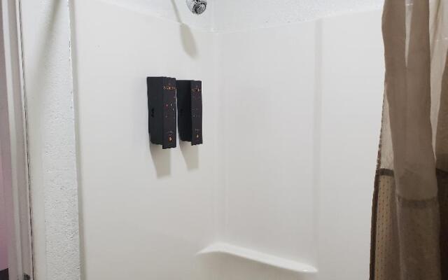 Little Rock Inn & Suites