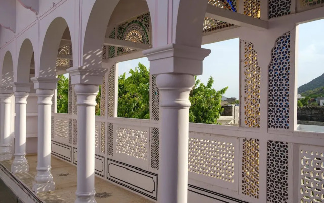 Hotel Khatana Palace