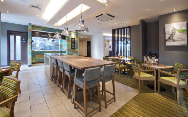 Premier Inn Glasgow Braehead