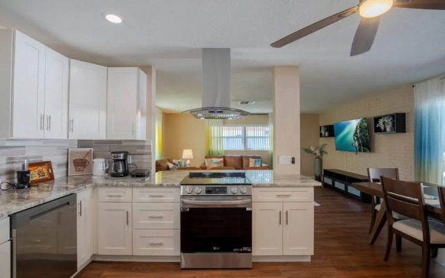 Sunny Escape-heated Pool