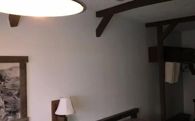 Bunkhouse Motel