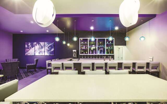 La Quinta Inn & Suites by Wyndham McAllen La Plaza Mall
