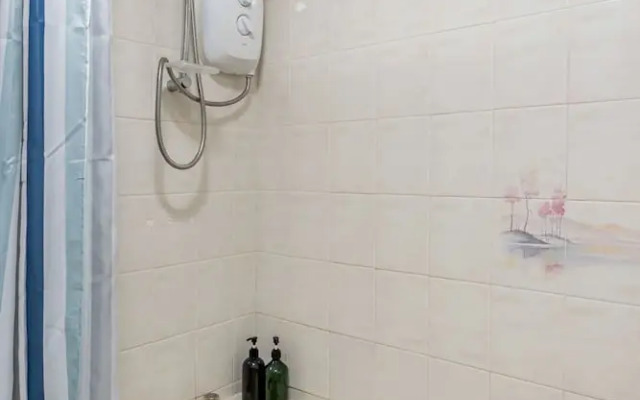 Central Apartment 3B