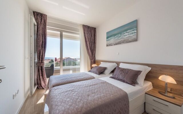 Apartments with Pool Villa Zora