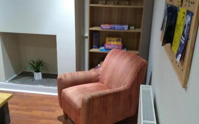 8A Kenilworth Road