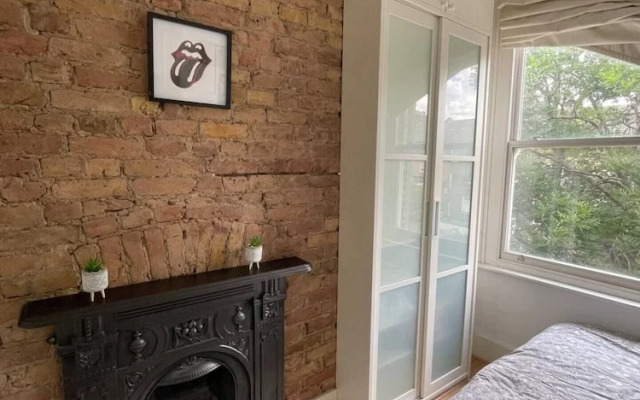 Stylish 1BD Flat With Private Terrace - Kilburn