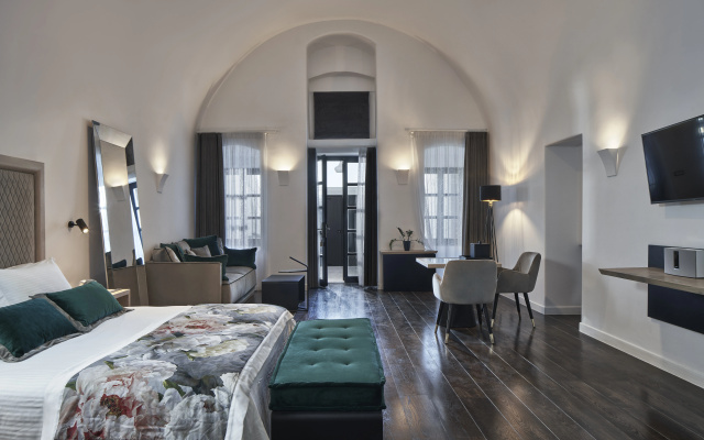 Katikies Garden Santorini - The Leading Hotels Of The World