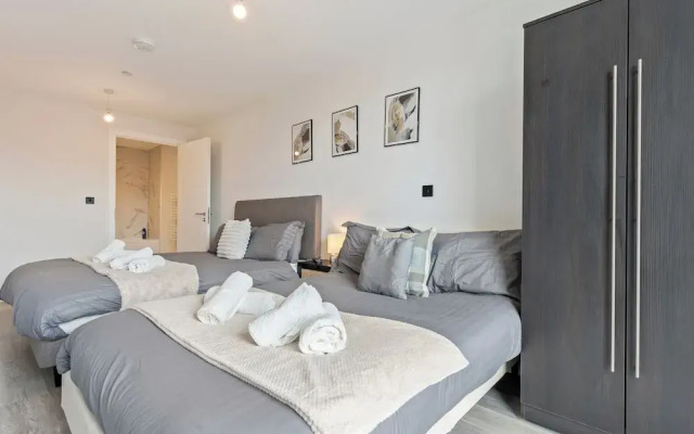Meadow Haven 2 Bed 2 Bath, On-street Park, Netflix