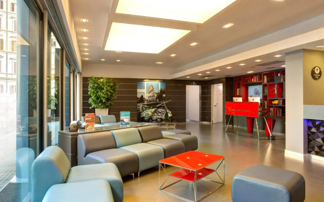 iQ Hotel Roma
