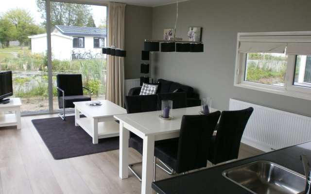 Modern chalet with dishwasher not far from the Biesbosch