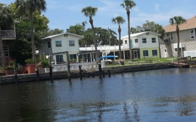 "the Keys Bungalow On The Cotee River."