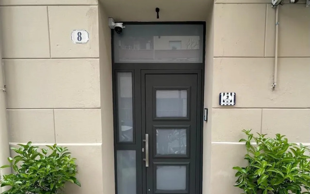 Casta Diva Fervore Apartments