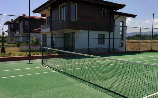 Villas in Complex Trakiyskiy Bryag