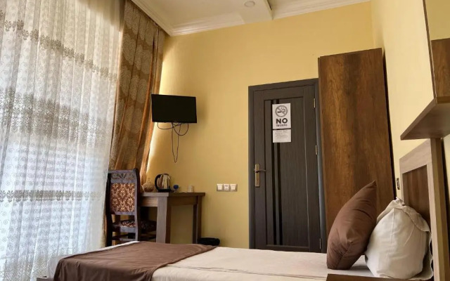 Rahat Hostel