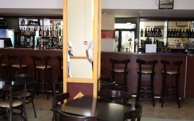 Cresta Botsalo Hotel