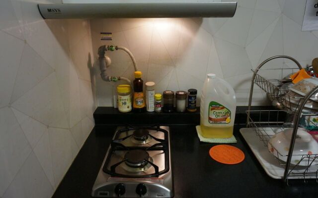 HI Guest House - Hostel