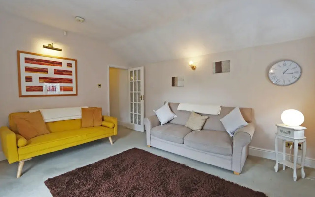 Compton House Snug