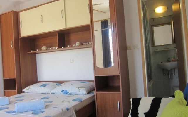 Apartments and Room Dar