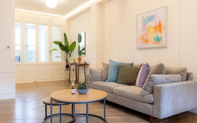 Five Bedroom Near Camden Arts Centre by Bevilla