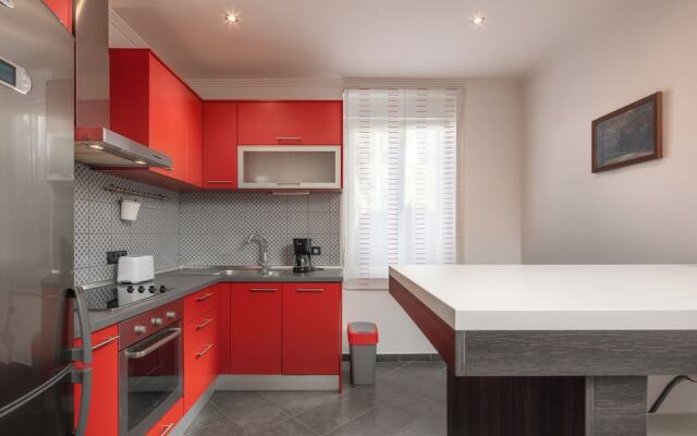 Quiet City Apartment Dexa