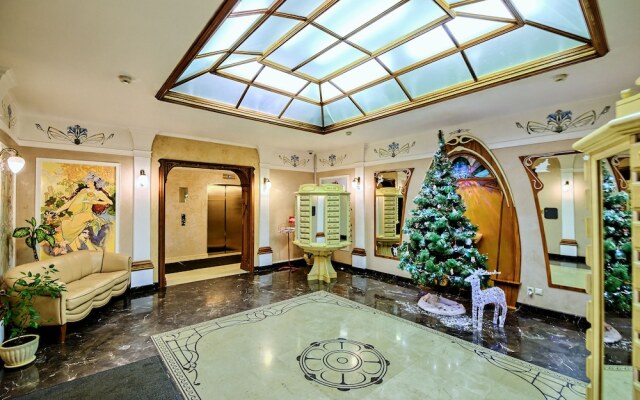 Apartments B. Sampsonievsky 4-6
