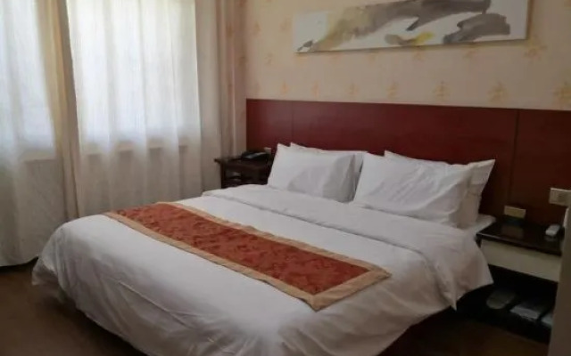 Homeinn Ease Hotel (Bayannur Linhe High-Speed Railway Station)