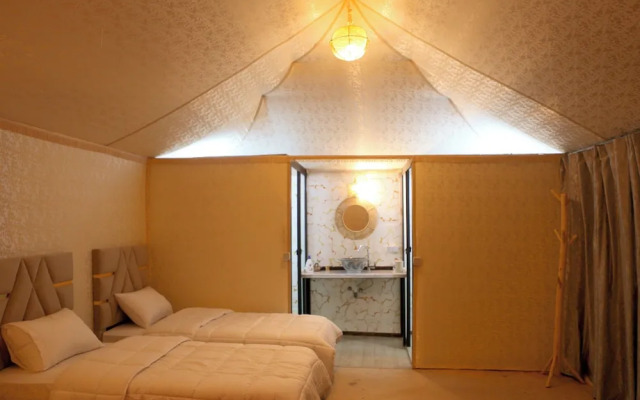 Kal Tenere Agafay Luxury Camp