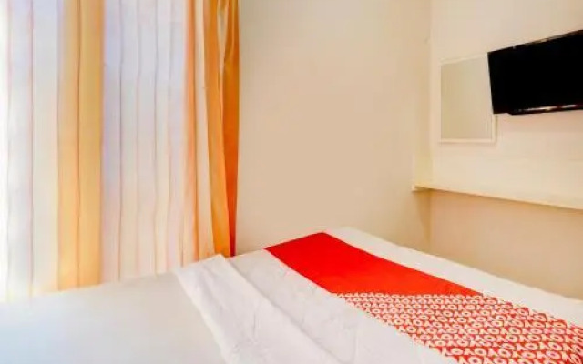 Airport Village Juanda by OYO Rooms