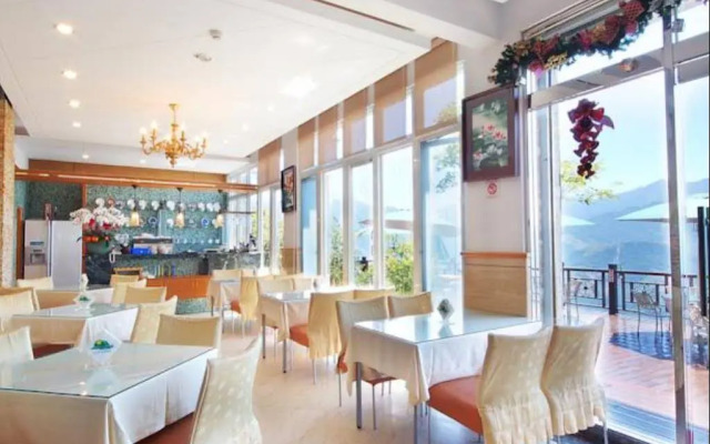 Jun Yue Hanging Garden Resort