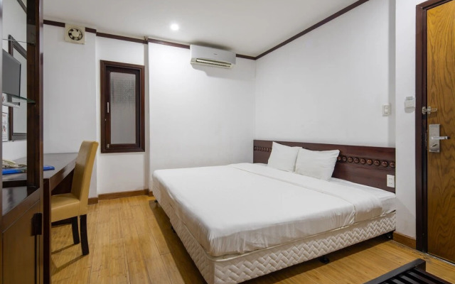 Brody Beach Hotel