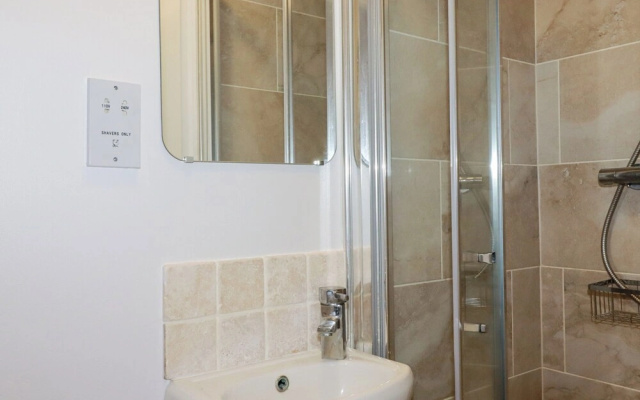 Apartment 6