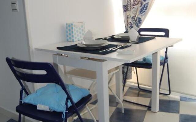 M3 904 Azul Mediterráneo bonito y confortable estudio