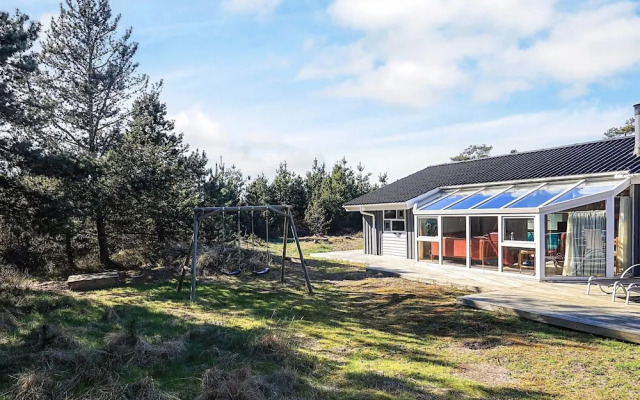 10 Person Holiday Home in Albaek