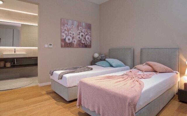Enticing Holiday Home in Brtonigla with Hot Tub