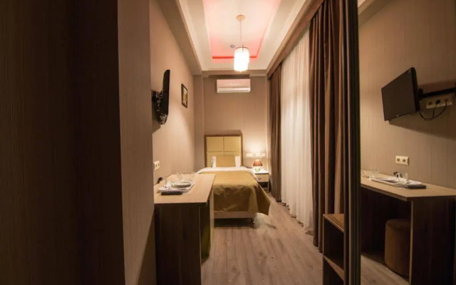 Hotel ML