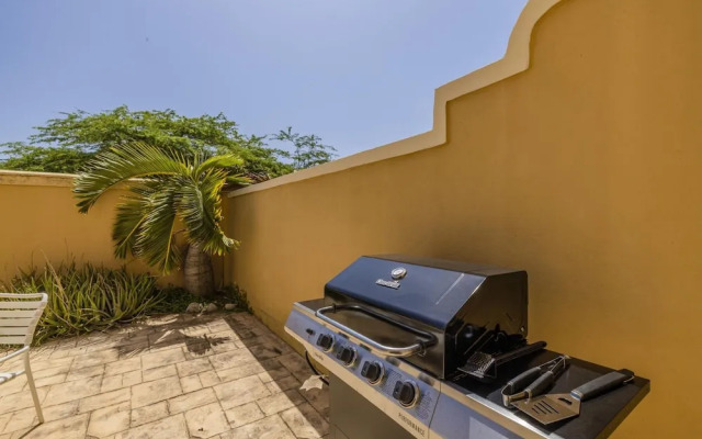2br3ba Townhome Gold Coast Pool Tennis Gym