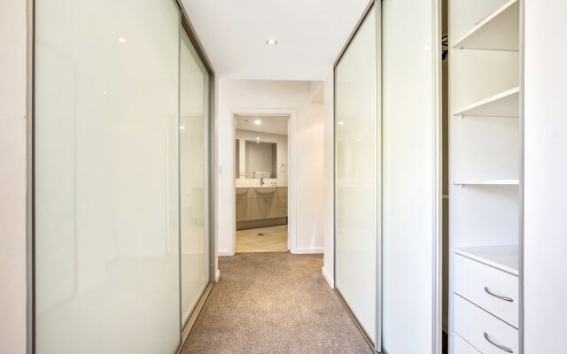 Pyrmont Harbour View Penthouse