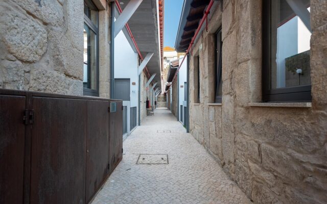 Mezzanine Stylish Apartment P by Vacationy