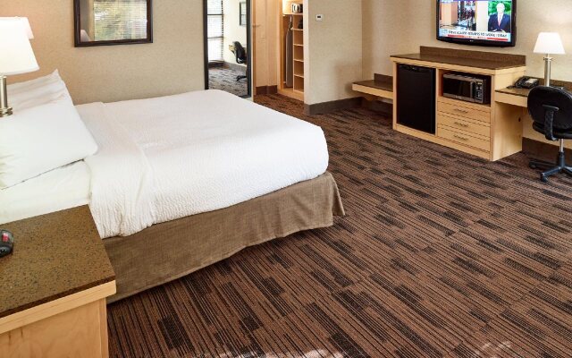 LivINN Suites Fridley