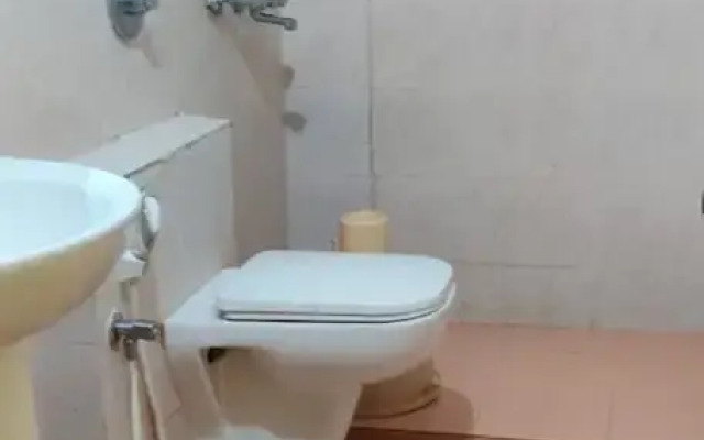 Goroomgo PM Guest House Bhubaneswar