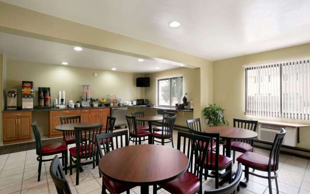 Super 8 by Wyndham Eau Claire WI