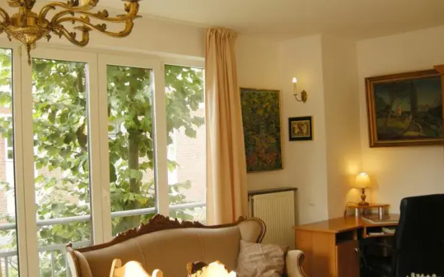 Cosy Nest with garage in Brussels