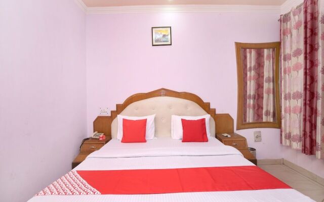 OYO 14029 Hotel Yogesh