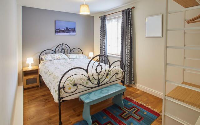 Whitehall 1 Apartment