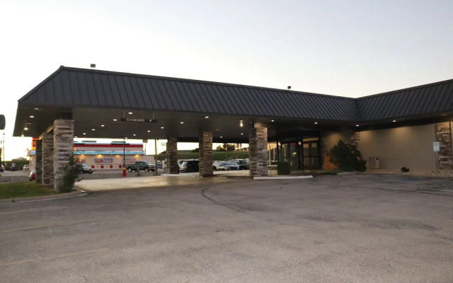 Knights Inn & Conference Center Emporia, KS