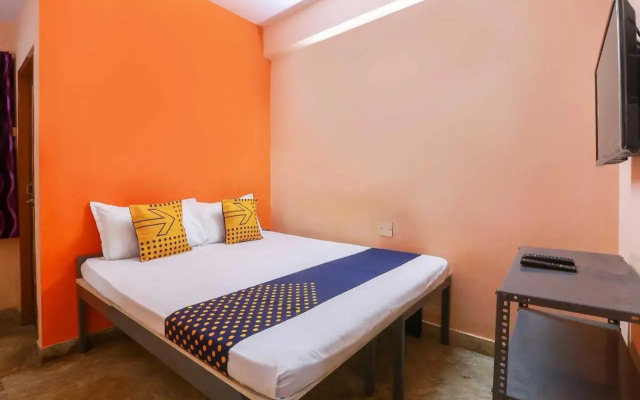 Spot On 701306 Annai Guest House