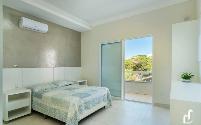 Casa com 05 dormitórios