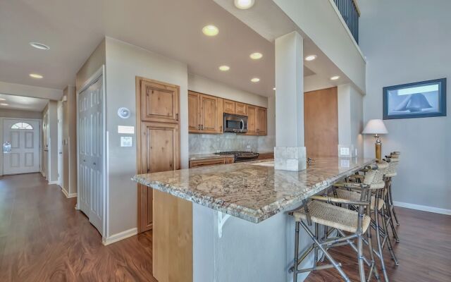 619 Lakefront